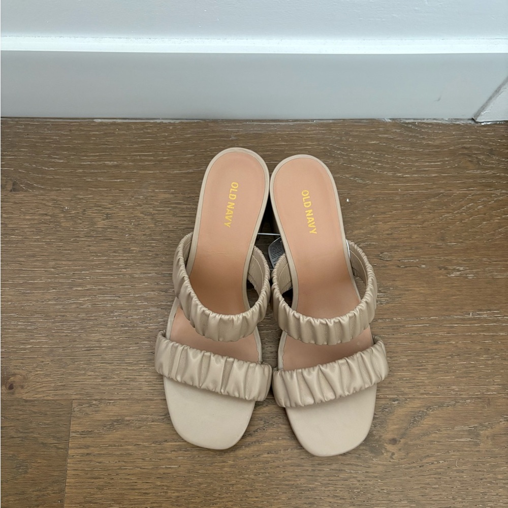 Old Navy Women's Beige Ruffle Sandals